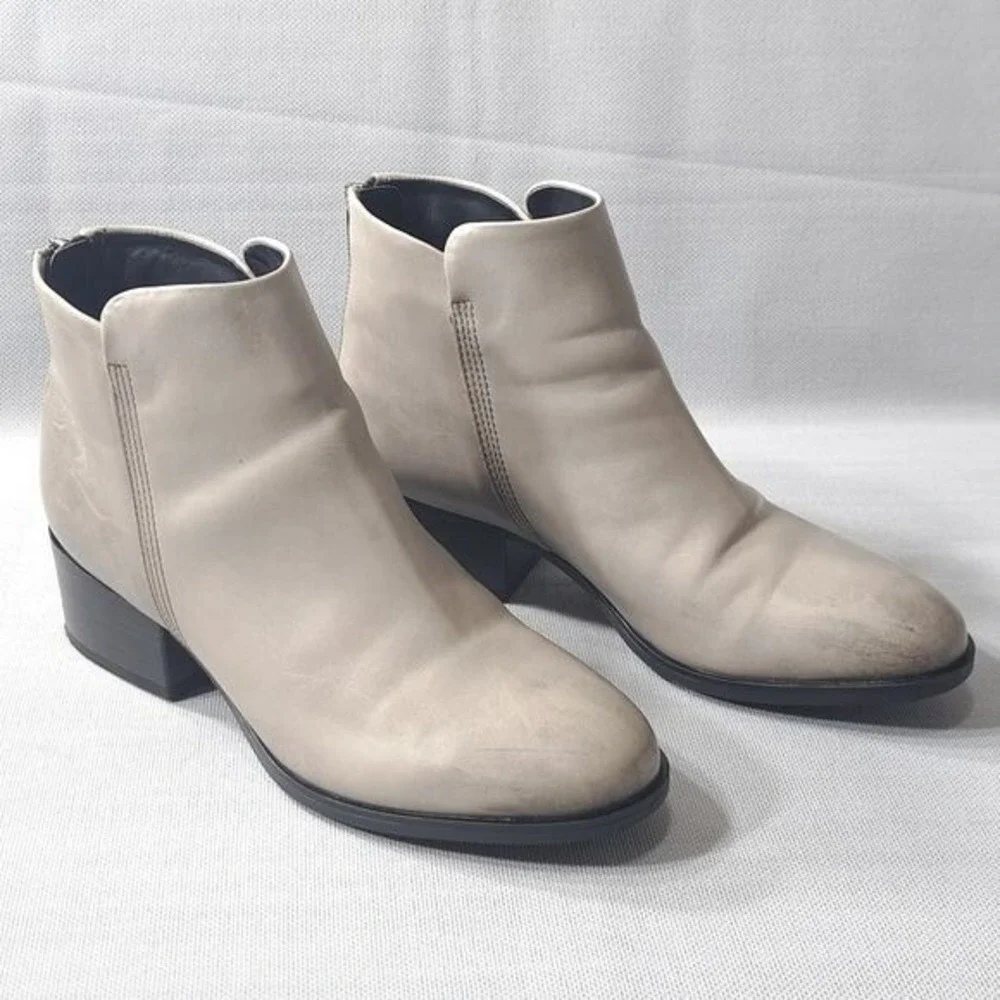 Clarks Womens Leather Elvina Taupe/Gray‎ Soft Ankle Booties 7M